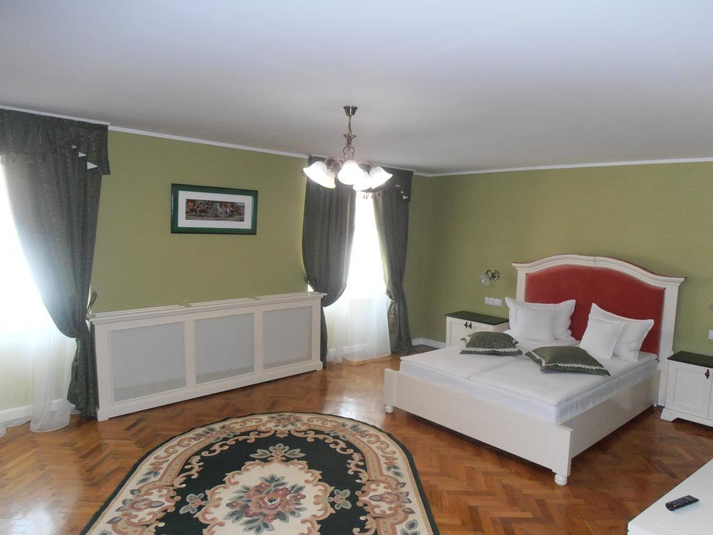 Zum Weissen Lamm Residence Sibiu Luaran gambar